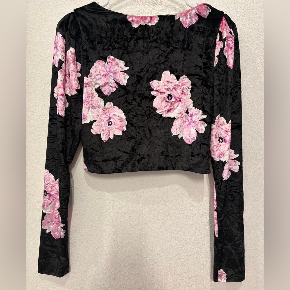 Wayf Black and Pink Floral Top - Picture 3 of 3
